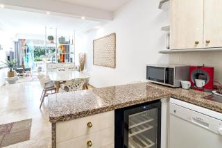 Cozy 2 bedroom corner apartment in Puerto Banus with a Stunning Terrace - Marbella - 5