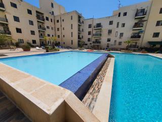 Pretty 2 bedroom Apartment with shared Pool - 8