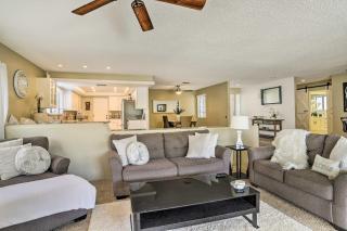 Bright Indio Home with Pool about 2 Mi to Coachella - Indio - 4