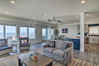 Waterfront Sanctuary with Panoramic Bay Views! - - 5