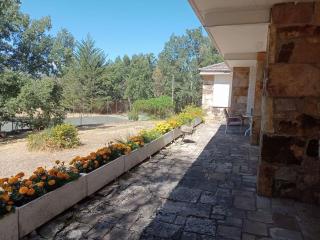 Derroñadas . Casa con enorme jardín y tenis. - 9