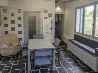 Adorable holiday home with pool - Uzer - 5