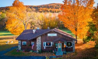 Jimmy OConnor's Windham Mtn Inn - Windham - 0