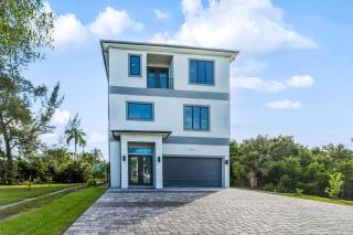 Modern Hickory Hideaway - 0