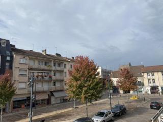 Appartement lumineux au cœur de Moulins avec balcon, parking et équipements complets - FR-1-489-398 - Moulins - 8