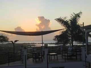 Holiday Home Belvedere - Dickenson Bay - 4