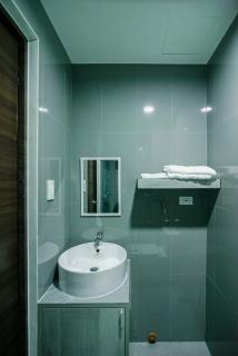 Serene Escape at Air Residences 2160 Makati - 3