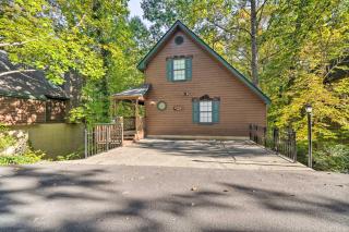 Picturesque Pigeon Forge Cabin with Mountain Views - 8