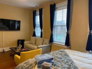 Stay on Main 319 N Main - 8