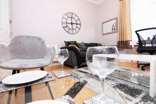 1BR Summit Holburn - Cosy Flat with Ultrafast WiFi - Aberdeen - 2
