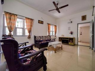 Comfy 2-bedroom House in Sanjaynagar, Bengaluru - 2