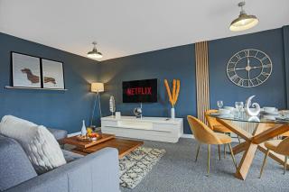 City Centre Apartment with Free Parking, Balcony, Super-Fast Wifi and Smart TV with Netflix by Yoko Property - Northampton - 1