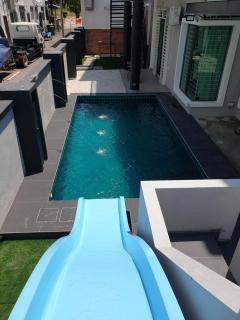LeParis Swimming pool KTV BBQ Jonker 88 homestay - 3