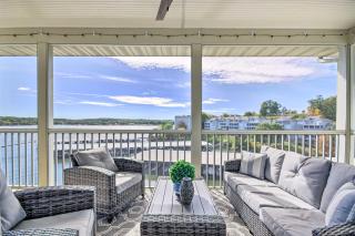 Lake Ozark Condo with Boat Slip and Fireplace - Lake Ozark - 0