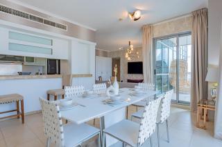 BellaVista - Luxe - 3 BR Plus Maid Room - Residences Tower 8 - Burj Khalifa and Fountain View - 5