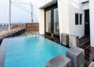 Aqua Beautique Poolvilla - 3