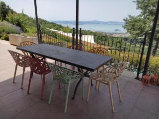 Moderne Villa mit atemberaubendem Seeblick - 1