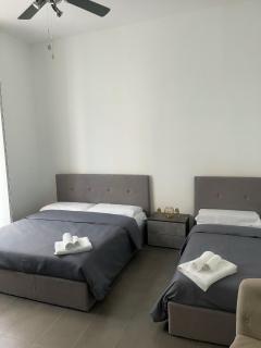 Holiday House Napoli - Nápoles - 3