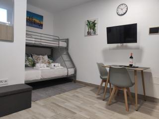 CASA PIRÁMIDE 4 WIFI - Parking y Terraza Privada - 0