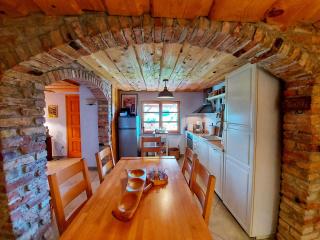 Peter's Pine Cottage - 2