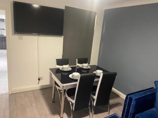 MBA COSY 4 bedroom house - 5