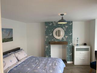 Lovely 1 bed flat 200 metres from beach - 1
