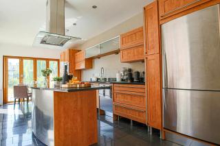 Thrift House - Central Location - Free Parking, Pool Table, Fast Wifi, Smart TV with Fast Wifi by Yoko Property - 3