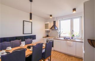 Gorgeous Apartment In Lubiatowo - 2