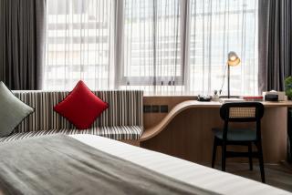 Seekers Finders Rama IV Hotel SureStay Collection by BW - 4