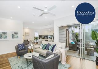 Park Avenue Townhouse Retreat Brisbane Sleeps 10 - Brisbane - 0