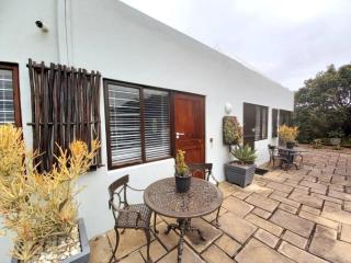 PYRAMID HOUSE BY THE SEA - Port Alfred - 9