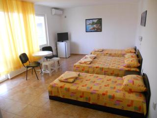 "Ahtopol"-rooms for rent-free parking 100 meters away - Ahtopol - 8