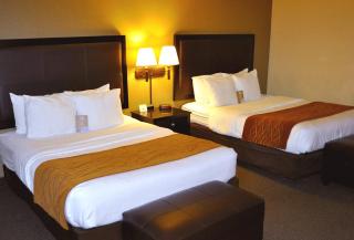 Comfort Inn & Suites - 9