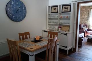 Charming 2-Bed Cottage within Barn in Merinchal - 1