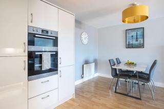 5* Ultra Luxury, Great Views, Underground Parking - Belfast - 5