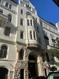 Studio B - Budapest - 8
