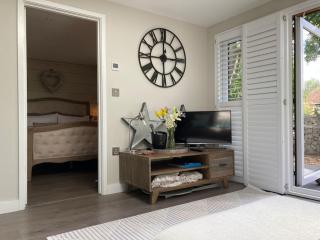 Delightful self contained let in a village setting - Merston - 3
