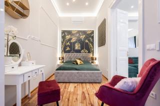 Premium Art Deco Apartment at Broadway // 4BDR & 3BR - 2