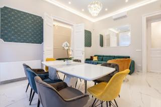 Premium Art Deco Apartment at Broadway // 4BDR & 3BR - Budapeste - 3