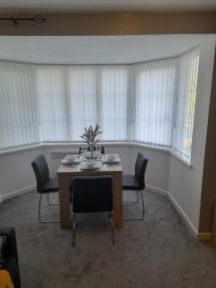 Flat 4 Corner House - 2