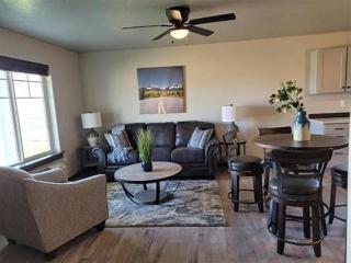 Copper King Extended Stay Collection - Butte - 9