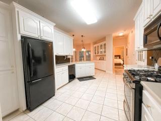 Spacious King Suite Mid Town Home With Serene Patio - Hattiesburg - 3