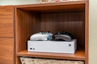 Cozy 2 bedroom condo walking distance from the beach - 5