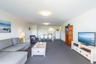 The Dunes15 fabulous unit with pool tennis court and across the road to the beach - Fingal Bay - 7
