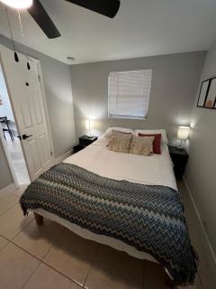 Bohemian 1 Bedroom- Minutes from Busch Gardens - Tampa - 6