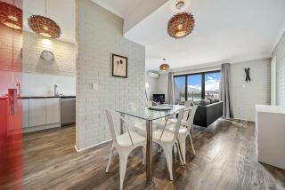 Summit 11 - Modern 3BR Apartment l Stunning Lake Views l WiFi l BBQ l Air-Con - Cataratas de Vitória - 8