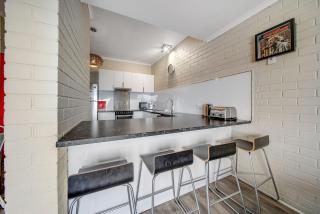 Summit 11 - Modern 3BR Apartment l Stunning Lake Views l WiFi l BBQ l Air-Con - Cataratas de Vitória - 4