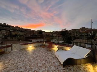 Stunning View with 3 Terraces near DANTE SQ! By HouseinNaples - Naples - 2