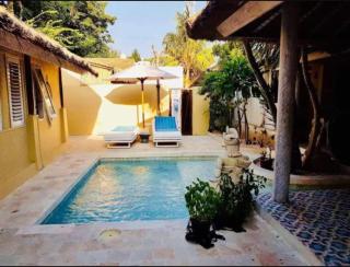 Villa Sentosa, Cheerful 3-bedroom villa with pool - Gili Trawangan - 0