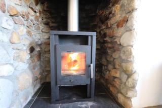 The Riverstone - Romantic Hideaway by the River - loadshedding free! - 3